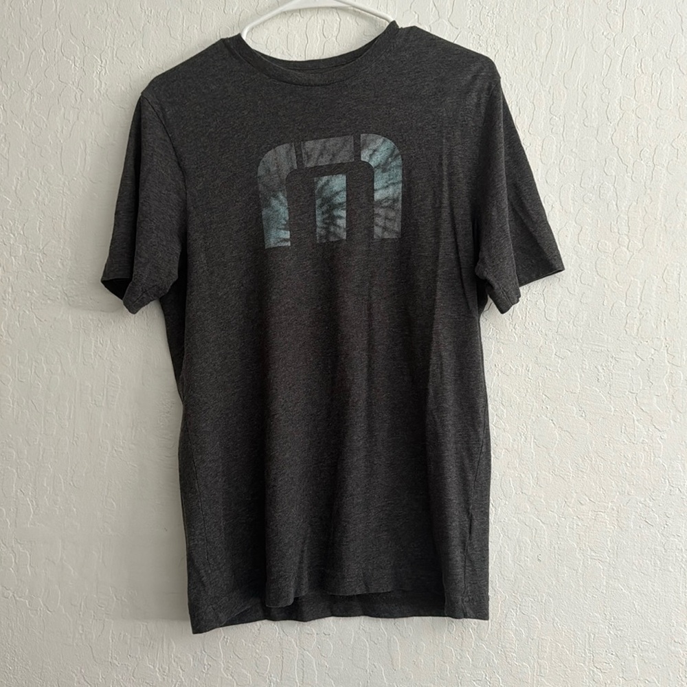 Travis Mathew shirt size small